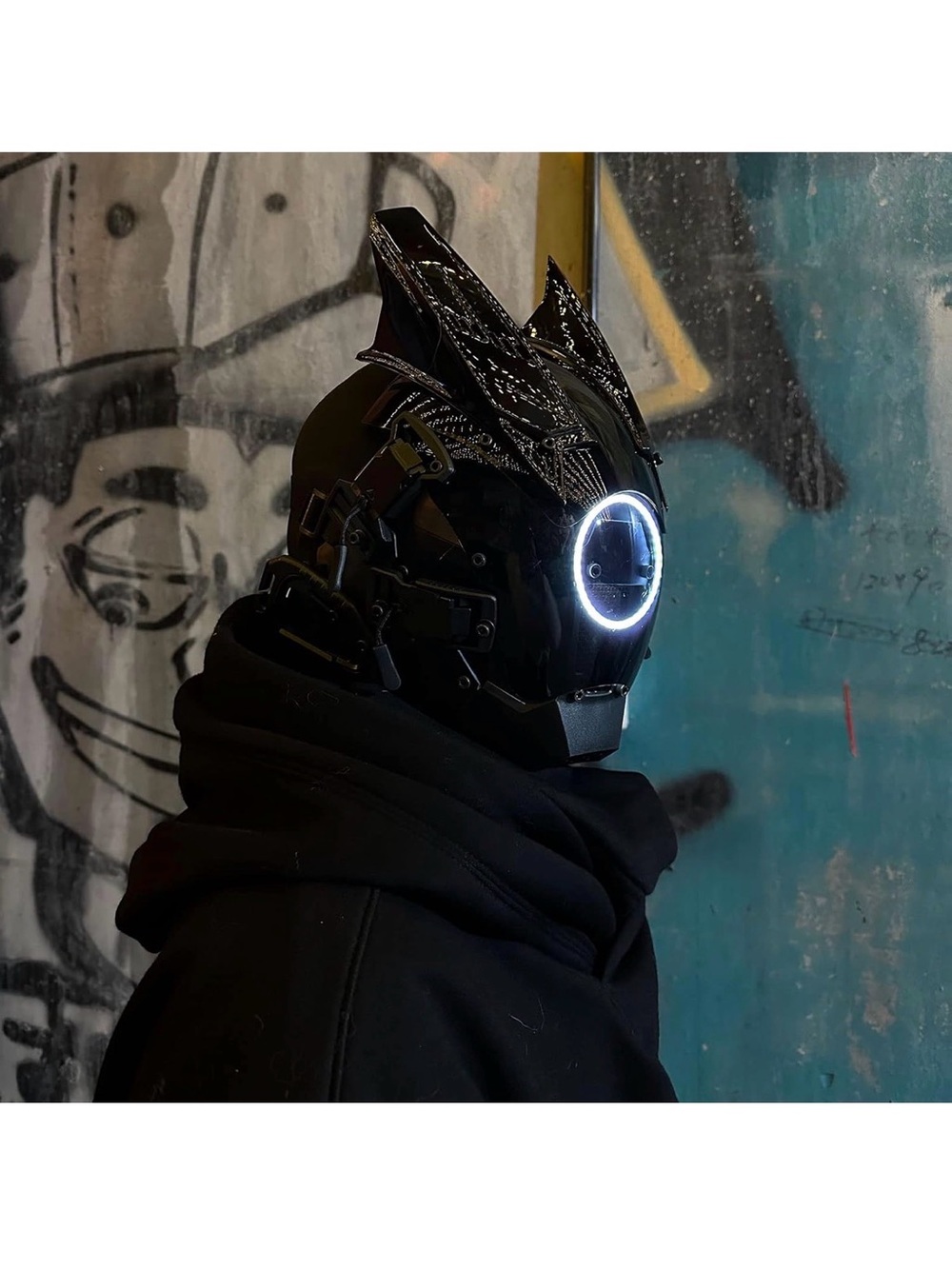 Futuristic LED Cyber Mask - Picture 5 of 6